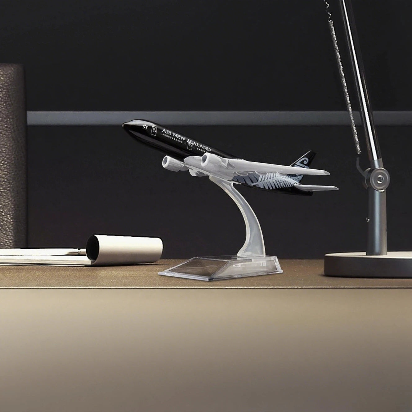 1/400 16cm Air New Zealand B777 Airplane