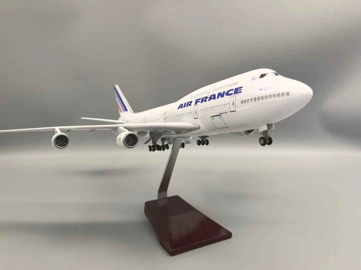 47 CM B747 Model AIR France Airlines With Resin Toy Aircraft Plane Model With Wheels